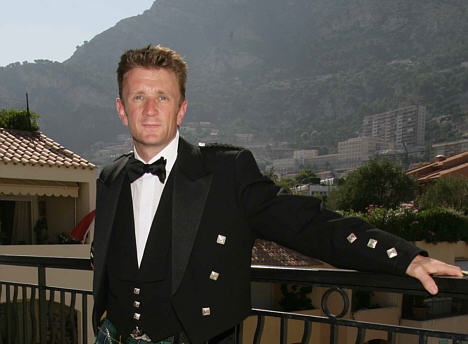 Allan McNish tror på den nye Audi R15 TDI racer.